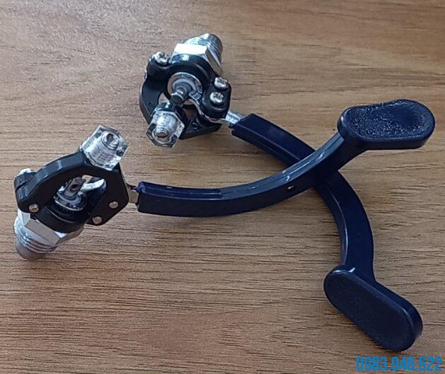 Van tay nhấn bàn ủi